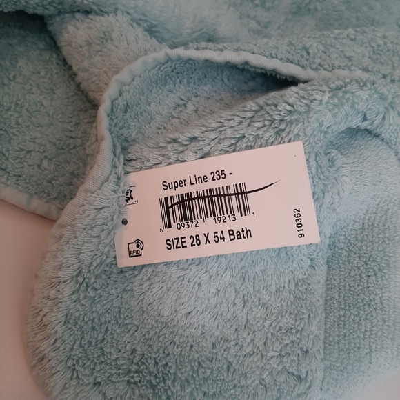 Abyss and Habidecor Super Line Bath Towel 28" x 54" Ice Blue - Picture 12 of 13